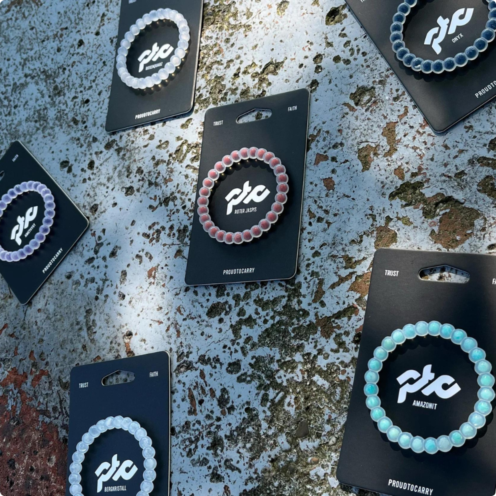 Edelstein Armband aus echtem Amethyst – geschützt in Silikon, einfach zum Hineinschlüpfen | inkl. Affirmationskarte